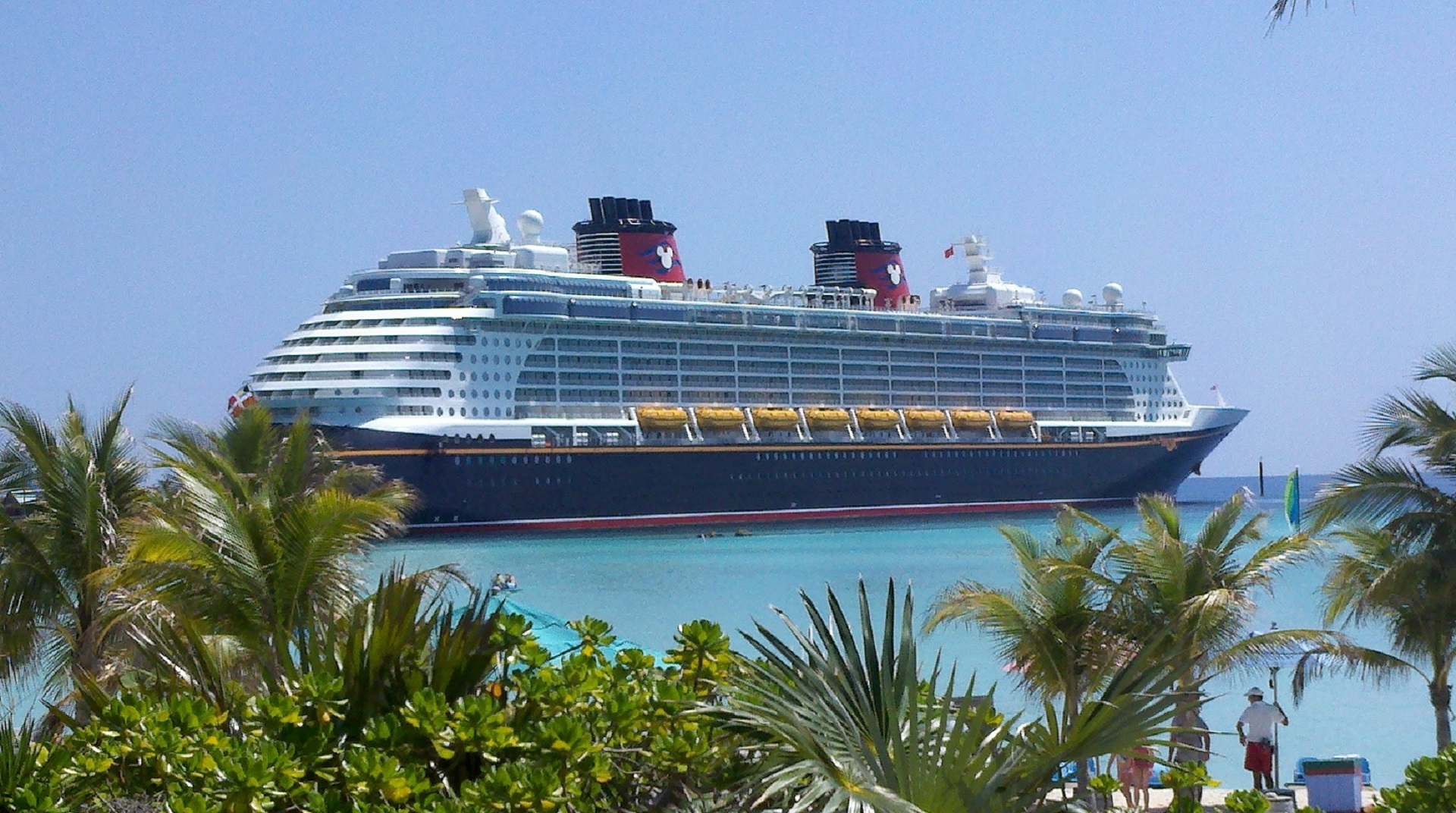 cruise-ship-615116